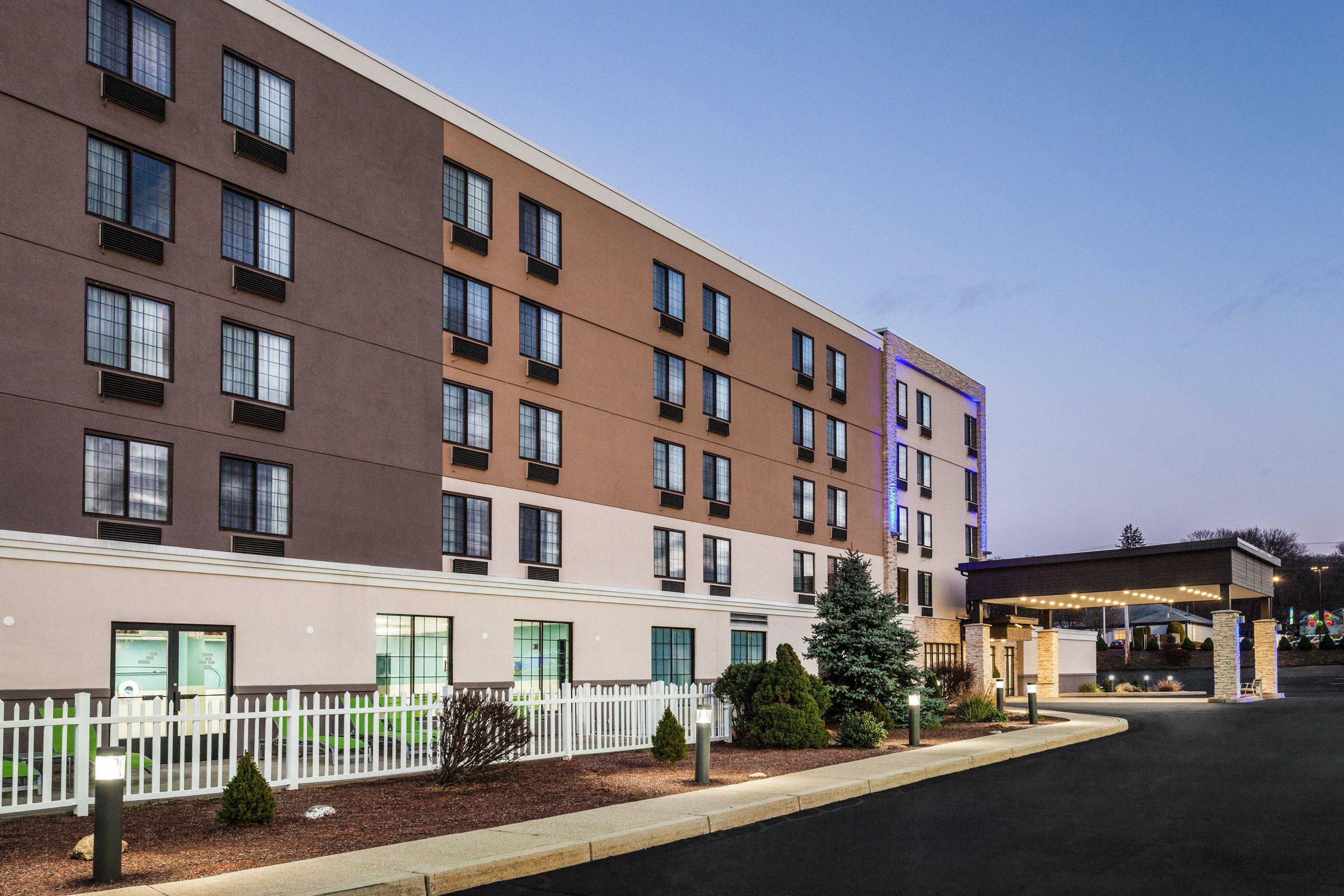 Holiday Inn Express Hotel & Suites Providence-Woonsocket By Ihg Esterno foto