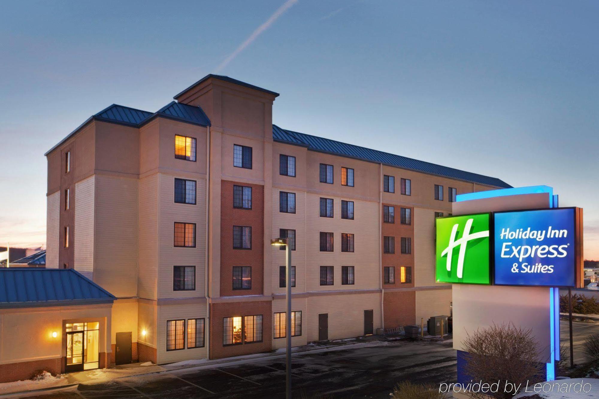 Holiday Inn Express Hotel & Suites Providence-Woonsocket By Ihg Esterno foto