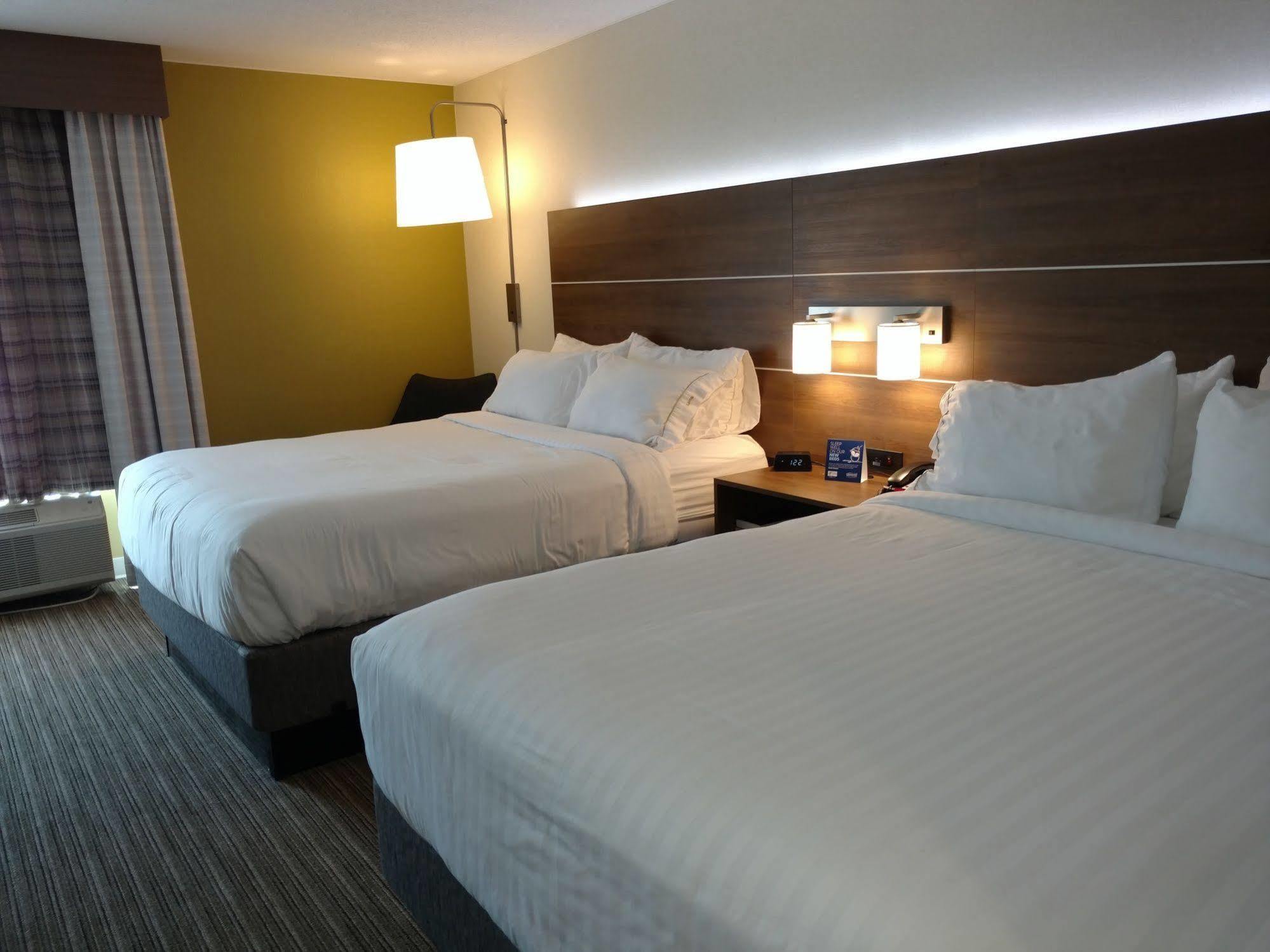 Holiday Inn Express Hotel & Suites Providence-Woonsocket By Ihg Esterno foto